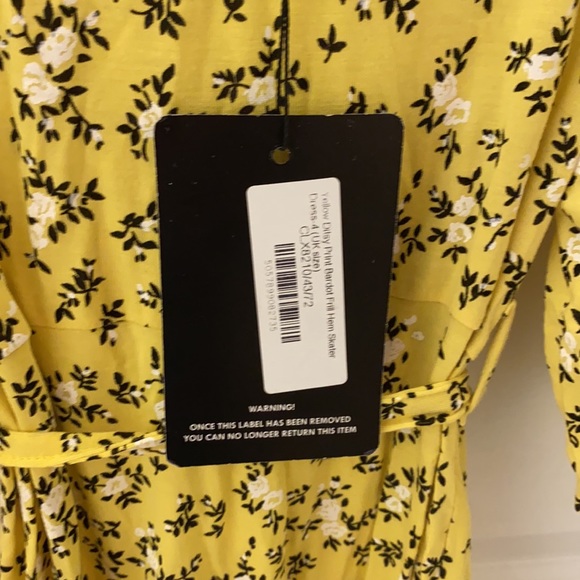 PrettyLittleThing Off shoulder yellow floral print dress never worn before - Picture 3 of 4
